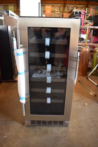 BRAND NEW SCRATCH AND DENT! Silhouette DWC031D1BSSPR Stainless Steel Single Door Reach In Wine Chiller Cooler Merchandiser. 115 Volts, 1 Phase. Tested and Working!