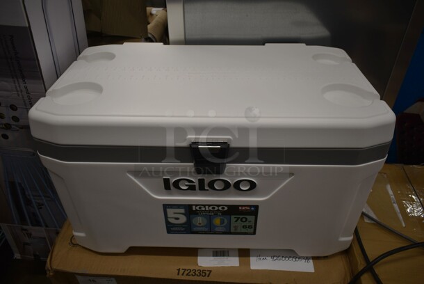 LIKE NEW! Igloo 50548 Marine Ultra 70 Qt. White Cooler with Comfort Grip Handles - Image 1 of 10