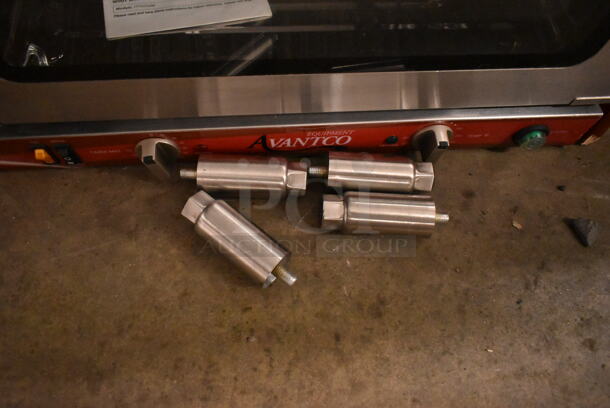 BRAND NEW SCRATCH AND DENT! Avantco 177CO32M Stainless Steel Countertop Convection Oven with Steam Injection, 2.3 cu. ft. 208-240 Volts, 1 Phase. - Image 3 of 6