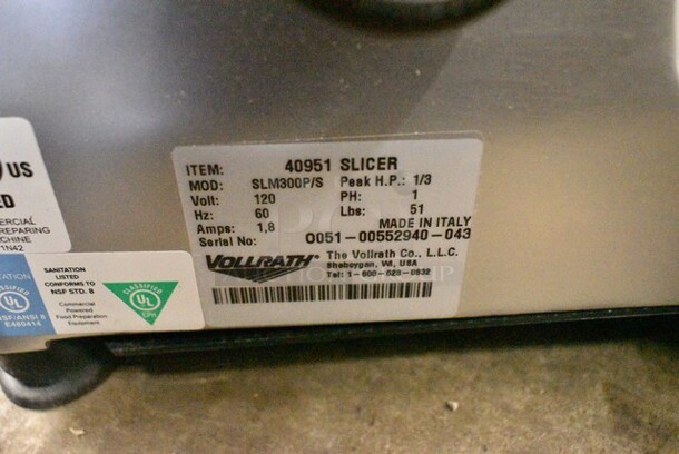 BRAND NEW SCRATCH AND DENT! Vollrath SLM300P/S Stainless Steel Commercial Meat Slicer w/ Blade Sharpener. 120 Volts, 1 Phase. Tested and Working! - Image 6 of 6
