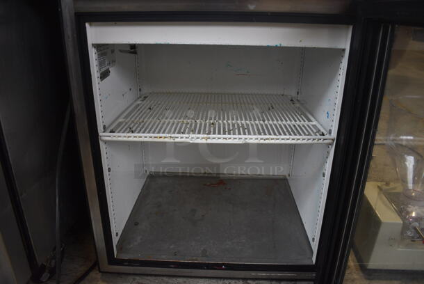 True Model GDM-05 Metal Commercial Mini Coolers w/ Poly Coated Rack. 115 Volts, 1 Phase. 24x24x36. Tested and Working! - Image 4 of 5