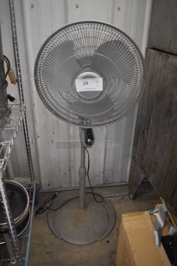 Lasko Floor Fan 115 Volt 1 Phase. Tested and Working! 