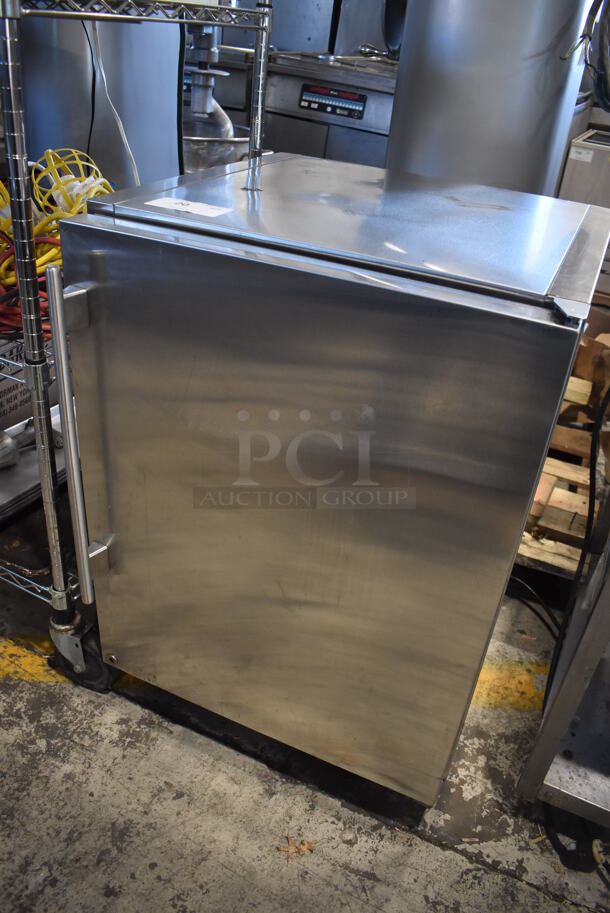 2016 True TUR-24-R-SS-B Stainless Steel Commercial Single Door Undercounter Cooler. 115 Volts, 1 Phase. 24x24x34. Tested and Does Not Power On - Image 2 of 6