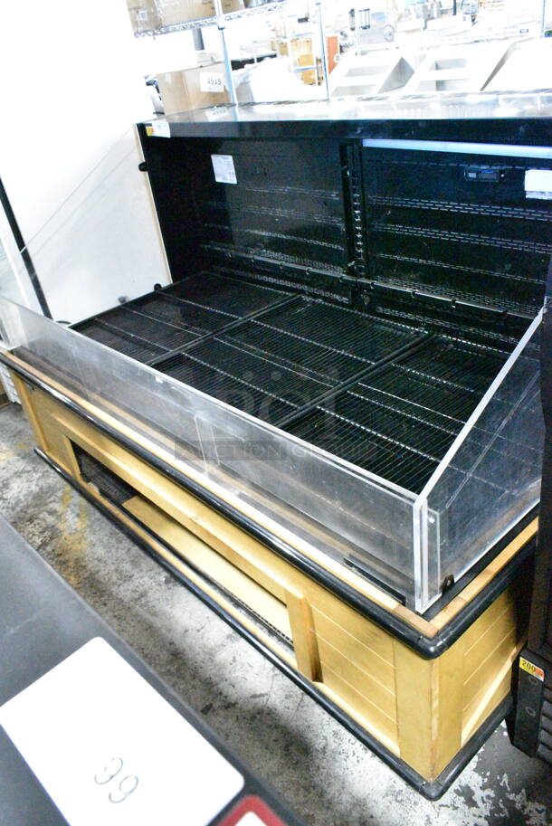 Hussmann Q3-SS-6S Metal Commercial Floor Style Horizontal Reach In Grab N Go Merchandiser. 120/208-240 Volts, 1 Phase.  - Image 1 of 8