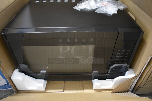 IN ORIGINAL BOX! Criterion CCM11M1B Metal Microwave Oven. 120 Volts, 1 Phase. 20x17x13