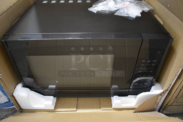 IN ORIGINAL BOX! Criterion CCM11M1B Metal Microwave Oven. 120 Volts, 1 Phase. 20x17x13 - Image 1 of 4