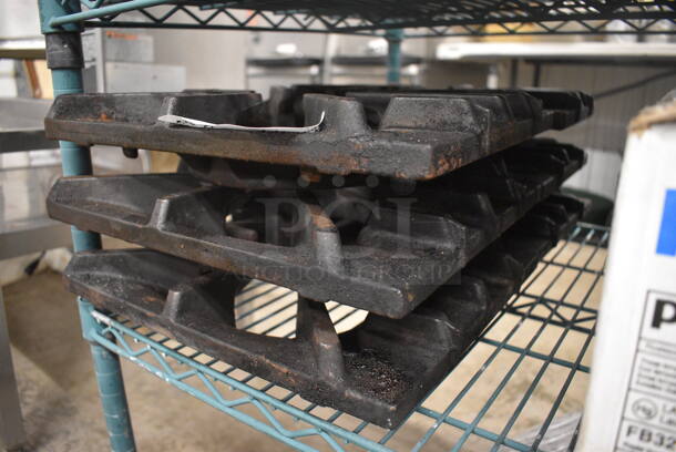6 Cast Iron Range Grates. 13x12x3. 6 W-3VI - Image 2 of 2