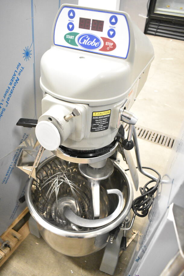 BRAND NEW SCRATCH AND DENT! 2023 Globe SP20 Metal Commercial 20 Qt. Planetary Stand Mixer w/ Stainless Steel Mixing Bowl, Bowl Guard, Dough Hook, Paddle and Whisk Attachments. 110 Volts, 1 Phase. Tested and Working! - Image 3 of 11