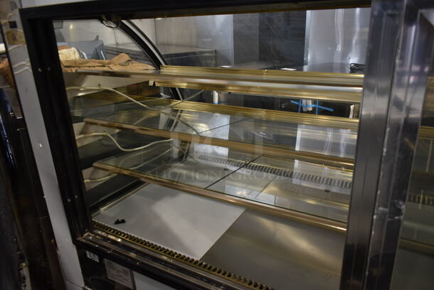 2017 Leader EMCB77D Metal Commercial Floor Style Deli Display Case Merchandiser. 115 Volts, 1 Phase. Tested and Powers On But Does Not Get Cold - Image 5 of 6