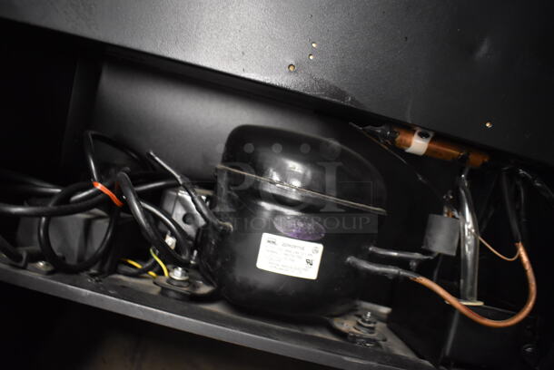 BRAND NEW SCRATCH AND DENT! Danby DWC283BLS-1 Commercial Stainless Steel Wine Cooler With Glass Door, Wood Shelves and Black Cabinet. 115V. Tested And Working!  - Image 7 of 7