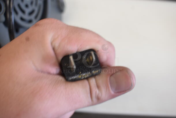 Black & Decker BLC Type 1 Blender 120 Volts 1 Phase. Tested and Working!  - Image 8 of 8