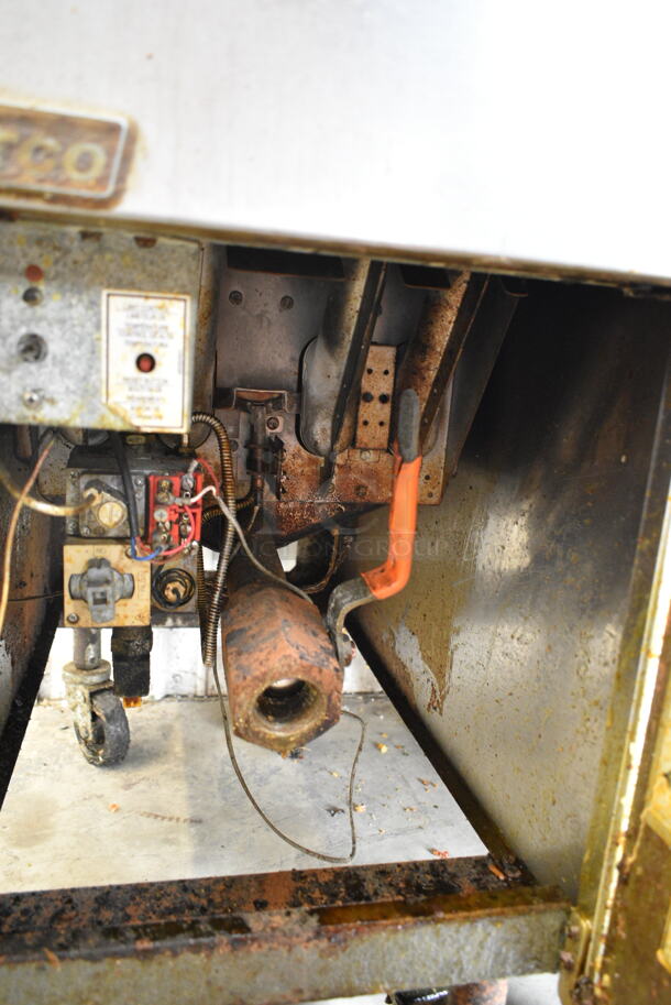 Pitco Frialator SG14 Stainless Steel Commercial Floor Style Natural Gas Powered Deep Fat Fryer on Commercial Casters. 110,000 BTU.  - Image 4 of 5