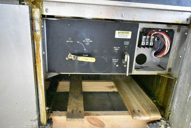 Giles EOF-10-10 Stainless Steel Commercial Electric Powered 3 Bay Fryer w/ Dumping Station on Commercial Casters. 480 Volts, 3 Phase. - Image 9 of 12