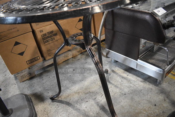 Black Metal Round Patio Table. 27x27x28 - Image 3 of 3