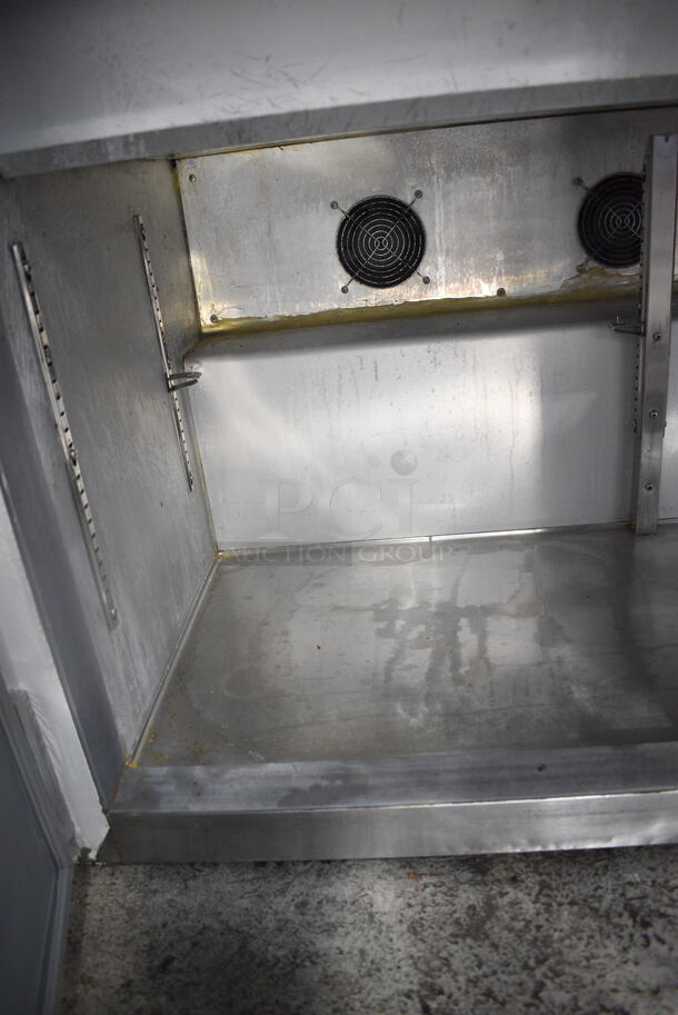 Leader ESLM48S/C Stainless Steel Commercial Sandwich Salad Prep Table Bain Marie Mega Top. 115 Volts, 1 Phase. Tested and Powers On But Does Not Get Cold - Image 4 of 6