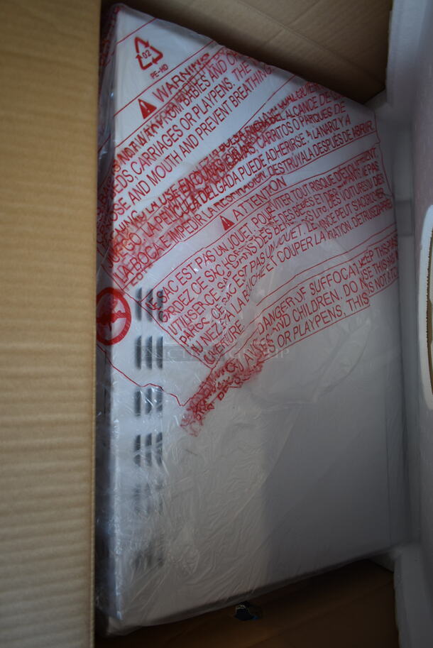 BRAND NEW IN BOX! Criterion CCM11M1W Countertop Microwave Oven w/ Plate. 120 Volts, 1 Phase. - Image 5 of 6