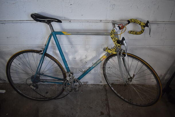 Technium Tri-lite Blue, Yellow and Gray Metal Road Bicycle. 18x66x37