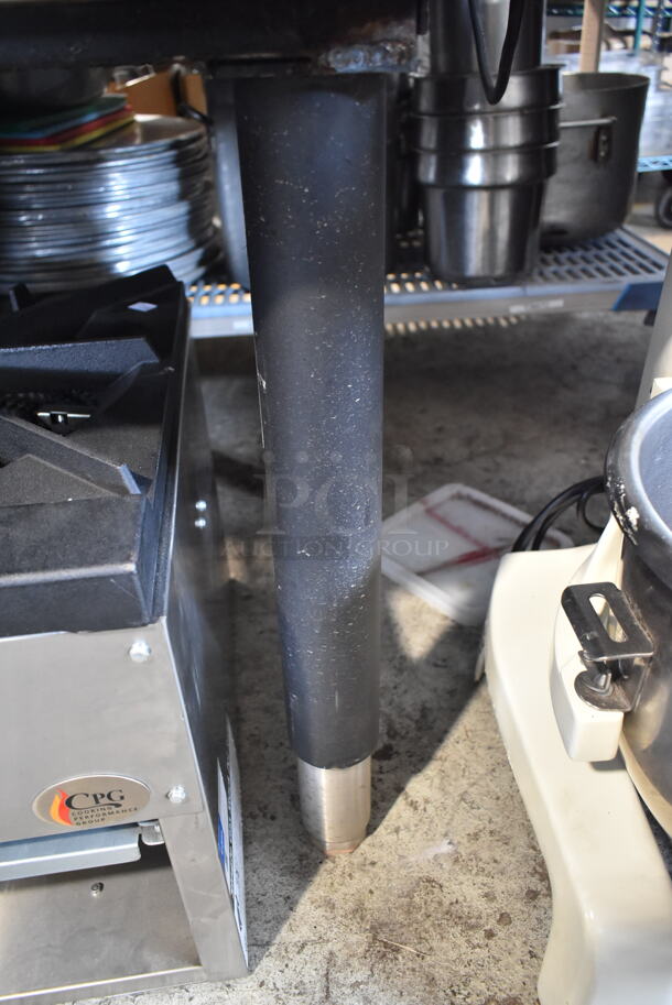 Vulcan Stainless Steel Commercial Propane Gas Powered Full Size Convection Oven w/ View Through Doors, Metal Oven Racks and Thermostatic Controls. - Image 5 of 10