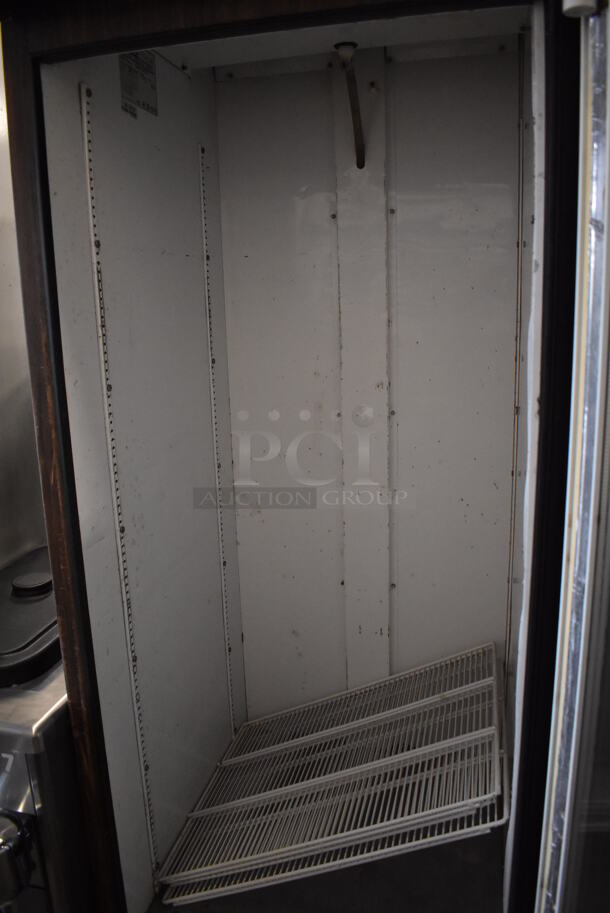 True GDM-23 Metal Commercial Single Door Reach In Cooler Merchandiser. 115 Volts, 1 Phase. 27x31x79. Tested and Does Not Power On - Image 5 of 7