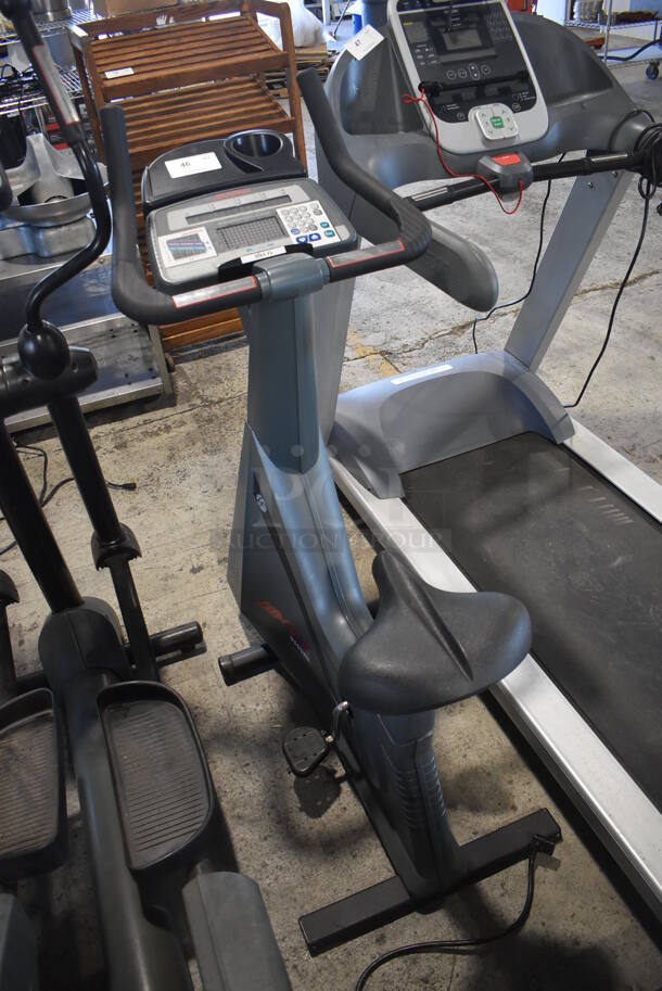Life Fitness Life Cycle 9500HR Metal Commercial Floor Style Stationary Exercise Bicycle. 22x42x57. Tested and Does Not Power On - Image 3 of 7