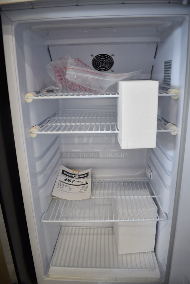 BRAND NEW SCRATCH AND DENT! Danby DH032A1W 3.2 Cu. ft Compact Medical Refrigerator. 115 Volts, 1 Phase. Tested and Working! - Image 4 of 5