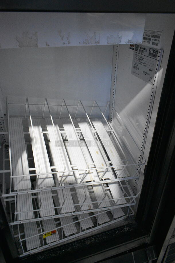 2017 True GDM-41SL-48-HC-LD Metal Commercial 2 Door Reach In Cooler Merchandiser w/ Poly Coated Racks. 115 Volts, 1 Phase. Tested and Working! - Image 4 of 6