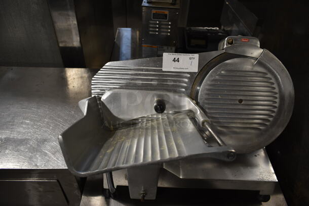 Berkel 827 Stainless Steel Commercial Countertop Meat Slicer w/ Blade Sharpener. 115 Volts, 1 Phase. Tested and Working! - Image 3 of 6