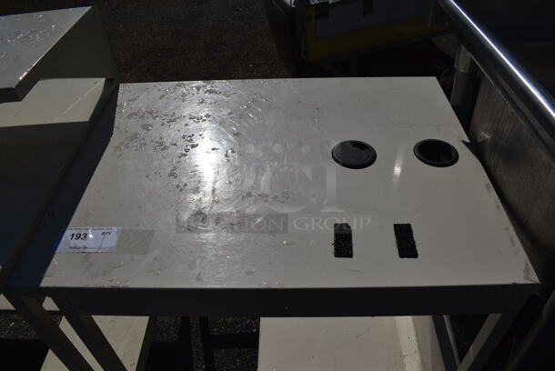 Metal Counter w/ Partial Under Shelf. 30x23x30.5 - Image 4 of 4