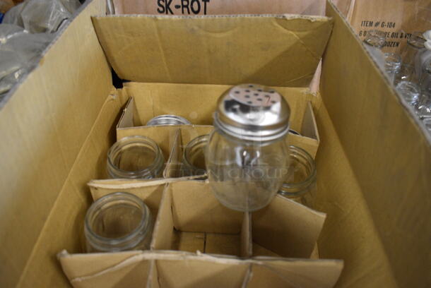 41 BRAND NEW IN BOX! Seasoning Shakers. 2.5x2.5x4. 41 Times Your Bid! - Image 2 of 3