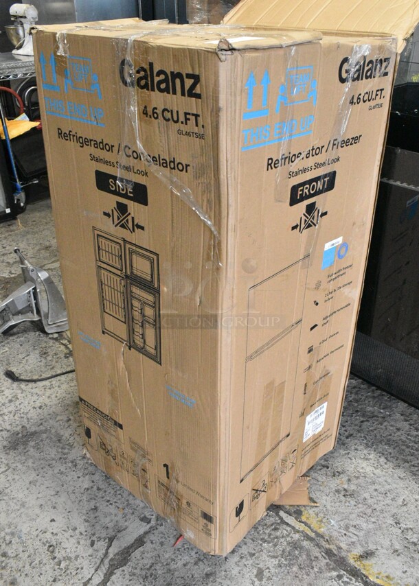 BRAND NEW SCRATCH AND DENT! Galanz GL46TS5E Metal Cooler w/ Freezer. 115 Volts, 1 Phase. Tested and Working! - Image 2 of 5