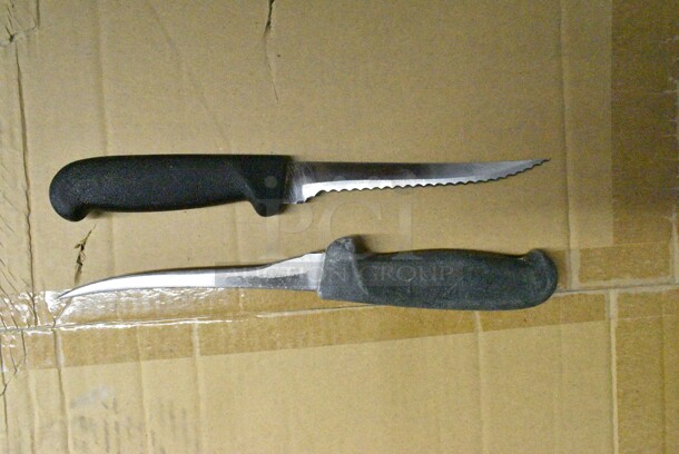 65 SHARPENED Stainless Steel Knives Including Serrated Bread Knives and Boning Knives. 65 Times Your Bid!  - Image 6 of 6