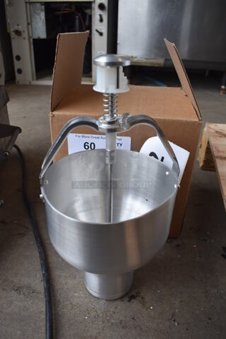 BRAND NEW SCRATCH AND DENT! Choice 88 oz. Aluminum Pancake / Waffle Batter Dispenser. 7x7x14
