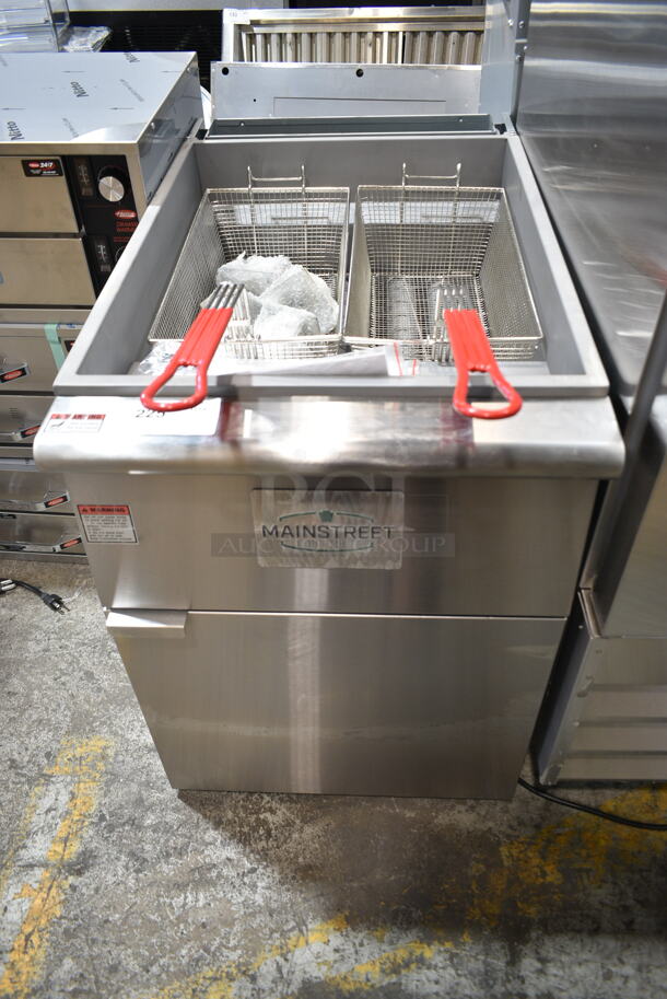 BRAND NEW SCRATCH AND DENT! 2023 Mainstreet 541FF100L Liquid Propane 70-100 lb. Stainless Steel Floor Fryer w/ 2 Metal Fry Baskets. 150,000 BTU - Image 2 of 9