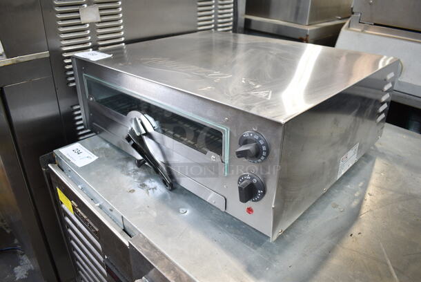 BRAND NEW SCRATCH AND DENT! Avantco 177CPO16TSGL Stainless Steel Countertop Pizza / Snack Oven with Adjustable Thermostatic Control and Glass Door. 120 Volts, 1 Phase. Tested and Working! - Image 3 of 6