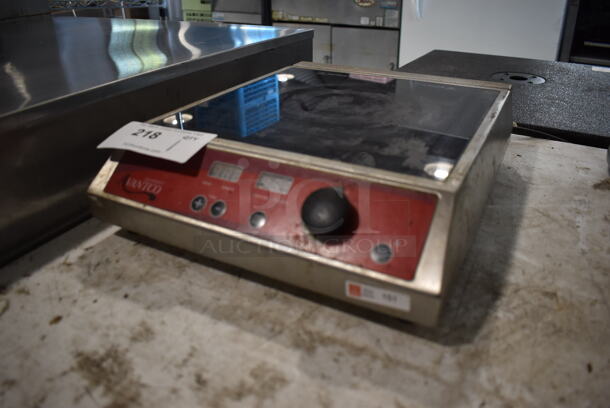 Avantco IC 1800 Stainless Steel Commercial Countertop Electric Powered Single Burner Induction Range. 120 Volts, 1 Phase. 12.5x15.5x4 - Image 4 of 5