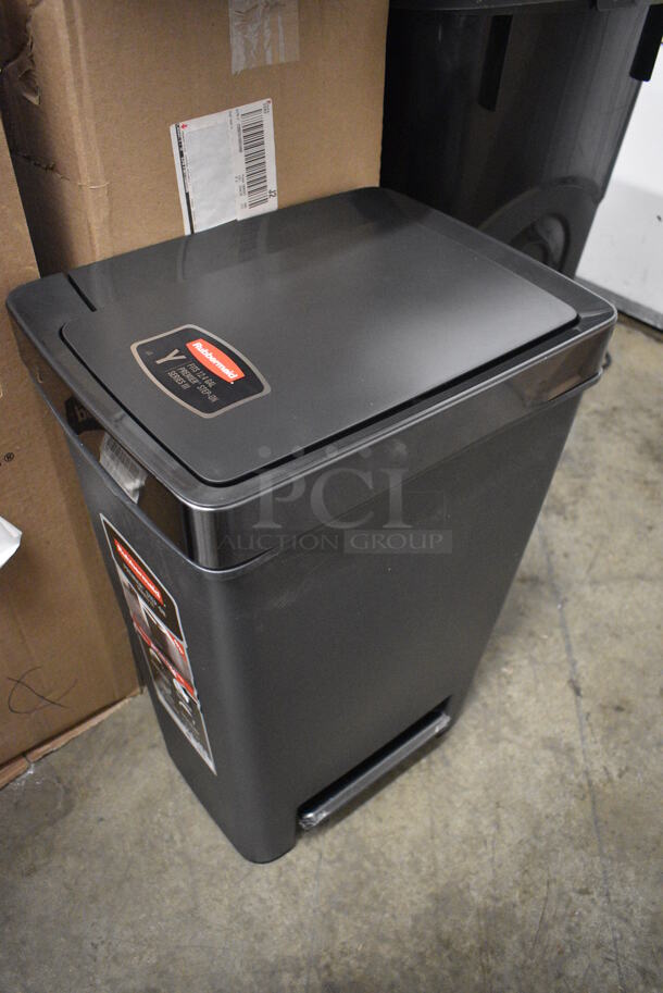 6 BRAND NEW! Rubbermaid Premier Step On Series III Trash Can w/ 4 Lids. 17x13x24. 6 Times Your Bid! - Image 3 of 6