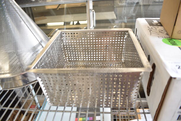7 BRAND NEW SCRATCH AND DENT! Items; 178COUPLER Avantco 178COUPLER "D" System Beer Keg Coupler, 103BIBJNTE3 Jones Watermelon Vitamin Water Syrup 3 Gallon Bag in Box, China Cap Strainer, 3 Straining Baskets. 7 Times Your Bid! - Image 6 of 7