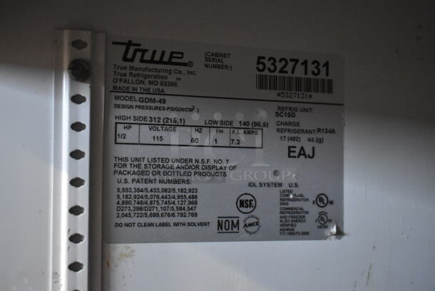 True GDM-49 ENERGY STAR Metal Commercial 2 Door Reach In Cooler Merchandiser w/ Poly Coated Racks. 115 Volts, 1 Phase. Tested and Working! - Image 7 of 9