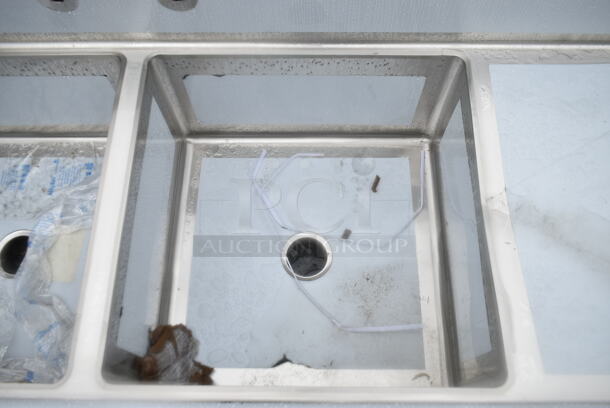 BRAND NEW SCRATCH AND DENT! Regency 600S22323224 96" 16 Gauge Stainless Steel Two Compartment Sink with Galvanized Steel Legs and 2 Drainboards - 23" x 23" x 12" Bowls. No Legs.  - Image 6 of 9