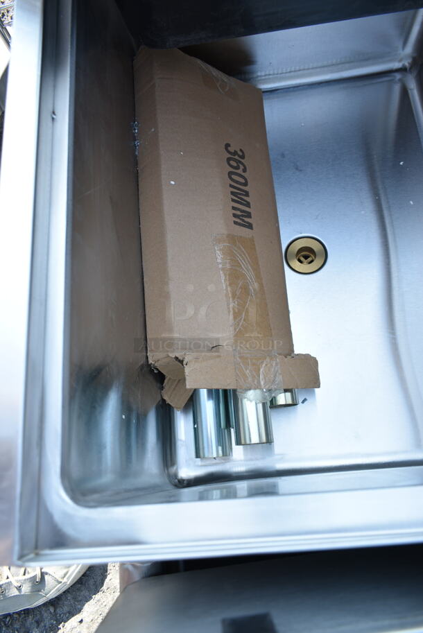 BRAND NEW SCRATCH AND DENT! Regency 600IB1824 18" x 24" Underbar Ice Bin - 77 lb. - Image 5 of 7