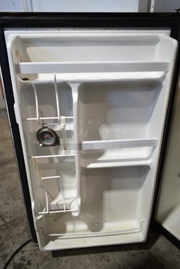Igloo Metal Mini Cooler. Tested and Working! - Image 2 of 6