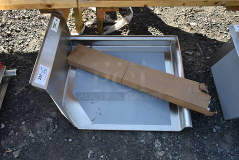 BRAND NEW SCRATCH AND DENT! Regency 600CDT24R Stainless Steel Right Side Clean Side Dishwasher Table.