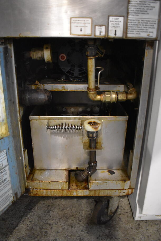 Dean SM40GMS Stainless Steel Commercial Natural Gas Powered Single Bay Deep Fat Fryer w/ 2 Metal Fry Baskets, Lid, Right Side Dumping Station on Commercial Casters. 105,000 BTU. 31x30x51 - Image 9 of 10