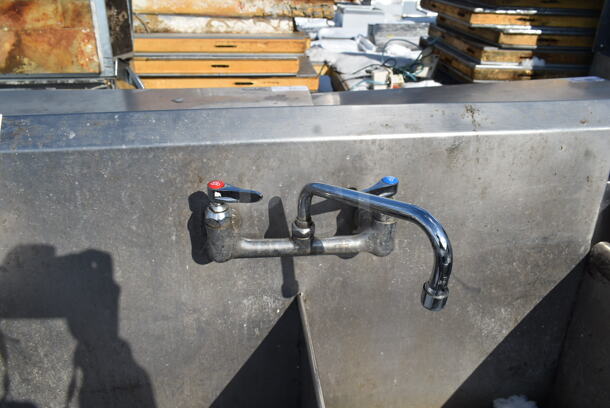 Stainless Steel Commercial 2 Bay Sink w/ Faucet and Handles. Bays 18x21x12 - Image 4 of 5