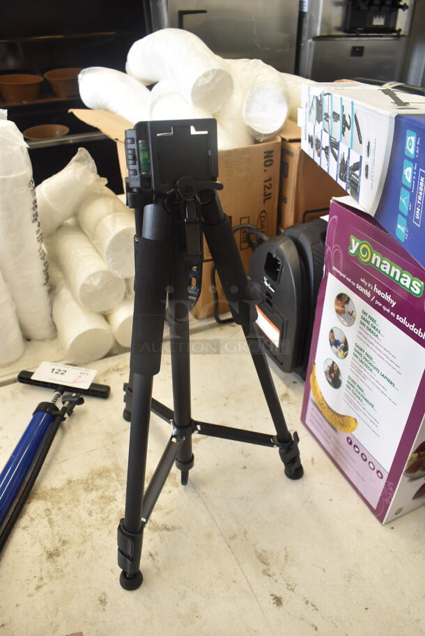 BRAND NEW IN BOX! Ultimax 60" Tripod Ultimate Series - Image 2 of 4