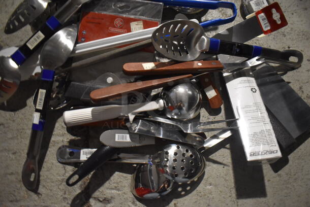 ALL ONE MONEY! Crate of Various BRAND NEW Items Including Serving Spoons and Dishers - Image 3 of 5