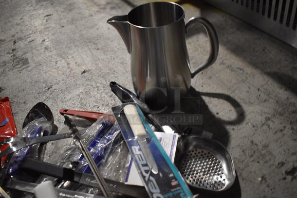 ALL ONE MONEY! Crate of Various BRAND NEW Items Including Tongs, Ladles and Metal Pitcher - Image 2 of 5