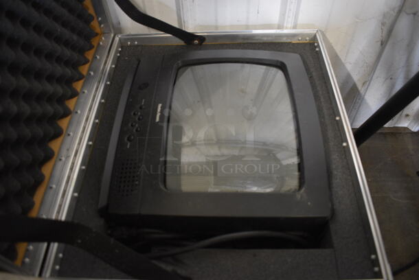 Radio Shack 13" Monitor In Gray Metal Case. 21x19x18 - Image 5 of 6