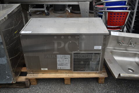 Multiplex SC340-04 Stainless Steel Commercial Remote Water Chiller. 230 Volts, 1 Phase. 
