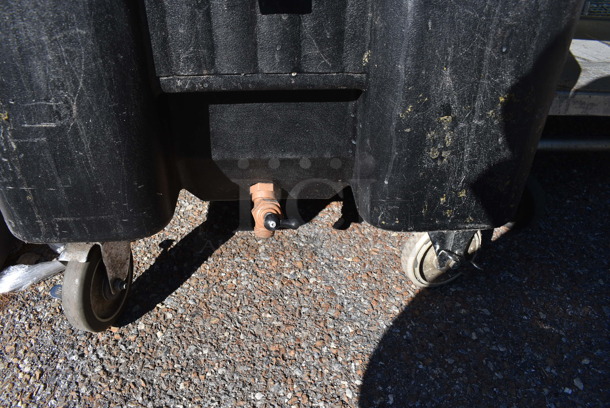 Cambro Black Poly Insulated Ice Bin on Commercial Casters. 23x30x30 - Image 5 of 5